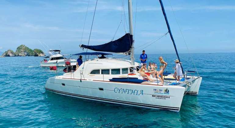 38 ft Lagoon Sailing Catamaran in Puerto Vallarta