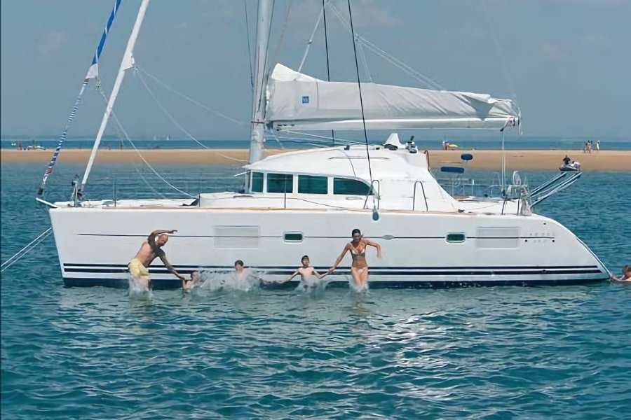 38-ft.-Lagoon-Sailing-Catamaran-5