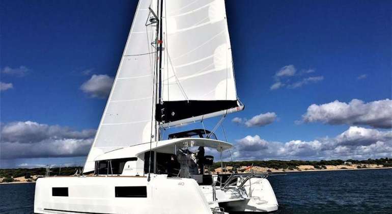 40 ft Lagoon Sailing Catamaran Charter in Puerto Vallarta