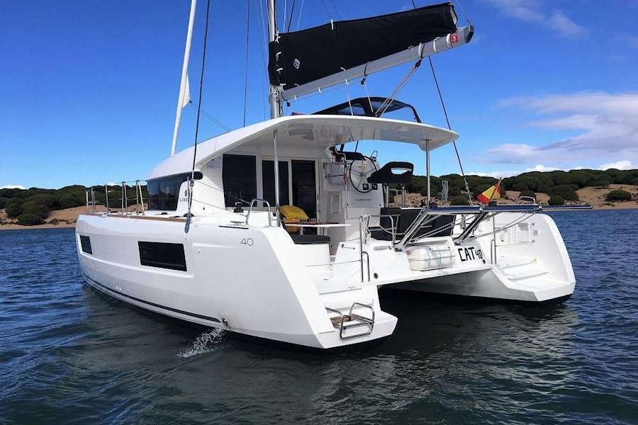 40-ft.-Lagoon-Sailing-Catamaran-8