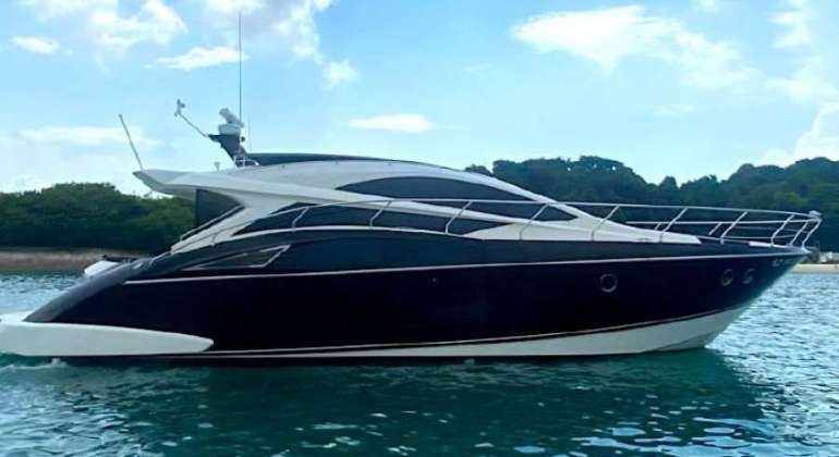 Luxury 50 ft Marquis 500 Yacht Charter in Puerto Vallarta