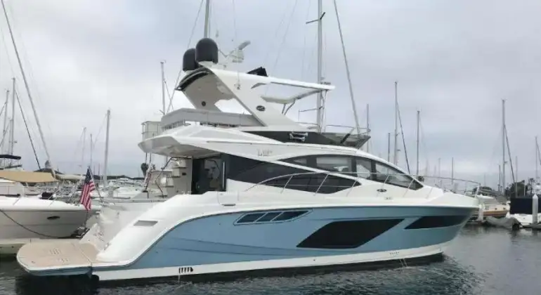 55 feet Sea Ray L550 Yacht Charter in Puerto Vallarta