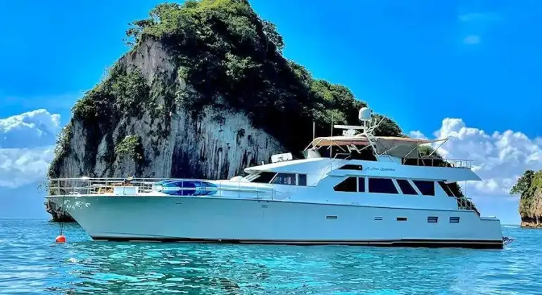 90 ft Cheoy Lee Yacht Charter in Puerto Vallarta